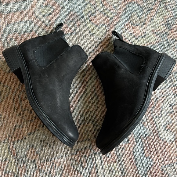 Josef Seibel Chelsea Boots in Black - Picture 2 of 7